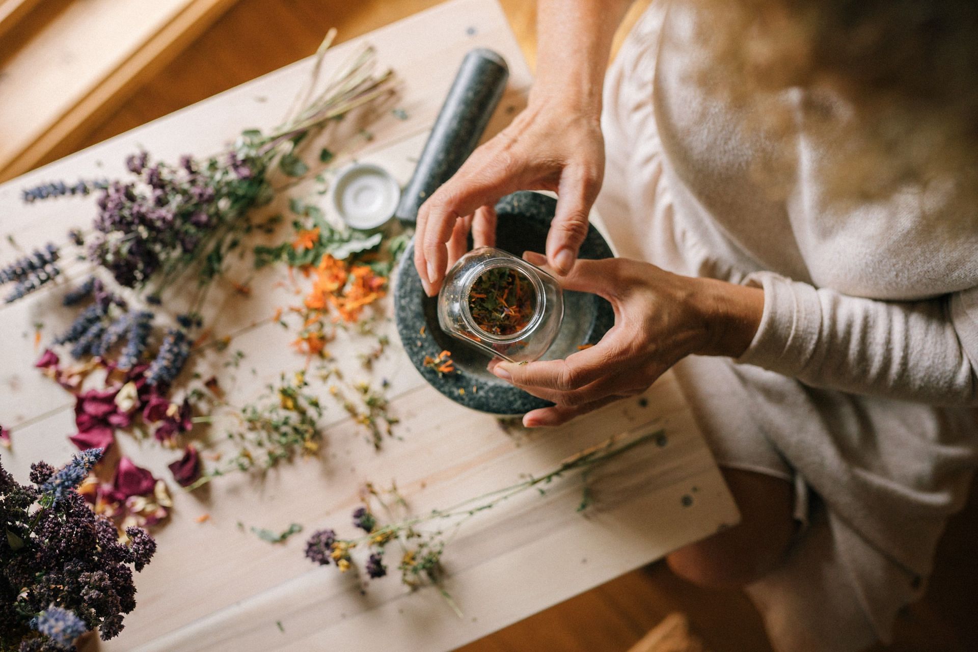 You need to incorporate at least some fresh herbs to help you feel better. (Image via Pexels/ Yan Krukau)